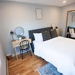 Alafia- Cozy Jfk Area Home - This Property Is A Hosted Property Meaning The Host Live On Site