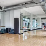 Hells Kitchen 1Br W Doorman Nr Central Park Nyc-525