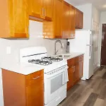 Emerald Room At Brighton Beach 2Min Walk To Ocean N Subway Chic Stay