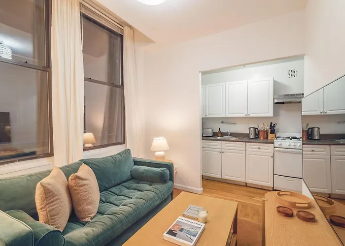 Chic 3Br With 3 Beds And 1 Bath Steps From The Vibrant Stone Street District
