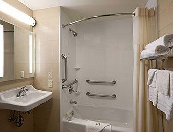 Woodside Motor Hotel 2*