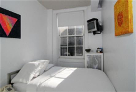 Colonial House Bed and breakfast
