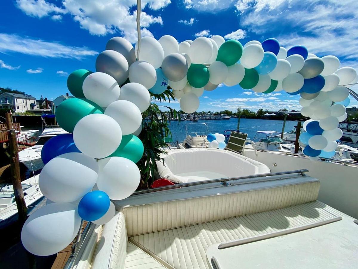 Bateau-hôtel Oceanfront 3-decks @ Yacht *