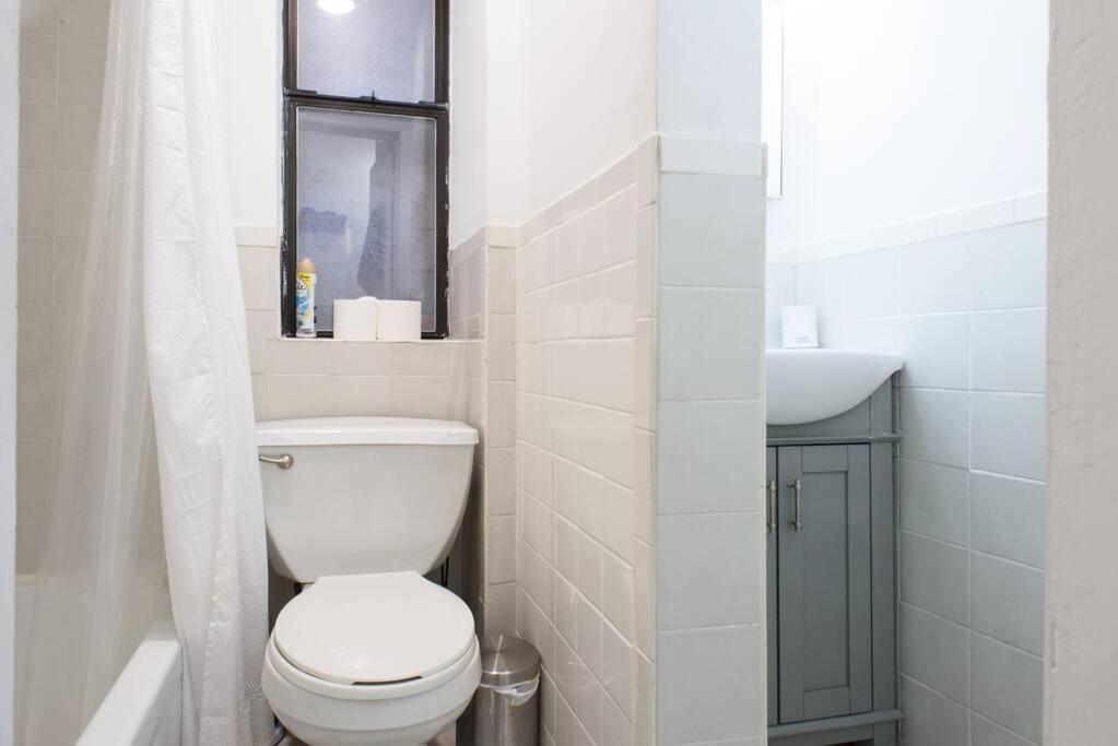 Appartement 428-3r Spacious Prime Midtown 2br Newly Furnished New York