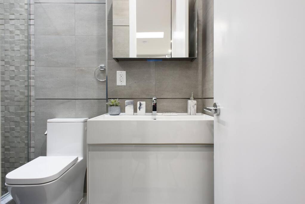 78-4b New Quality 1br W&d In Unit Skylights Appartement *