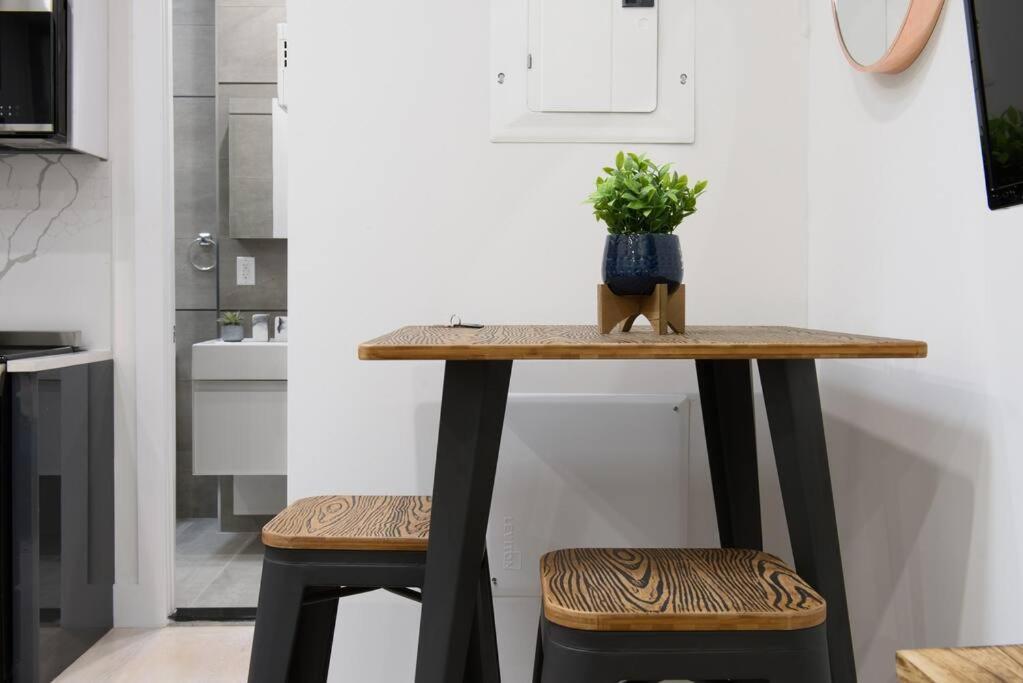 Appartement 78-4b New Quality 1br W&d In Unit Skylights