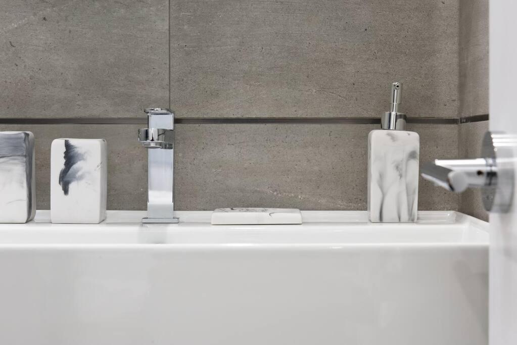 78-4b New Quality 1br W&d In Unit Skylights Appartement