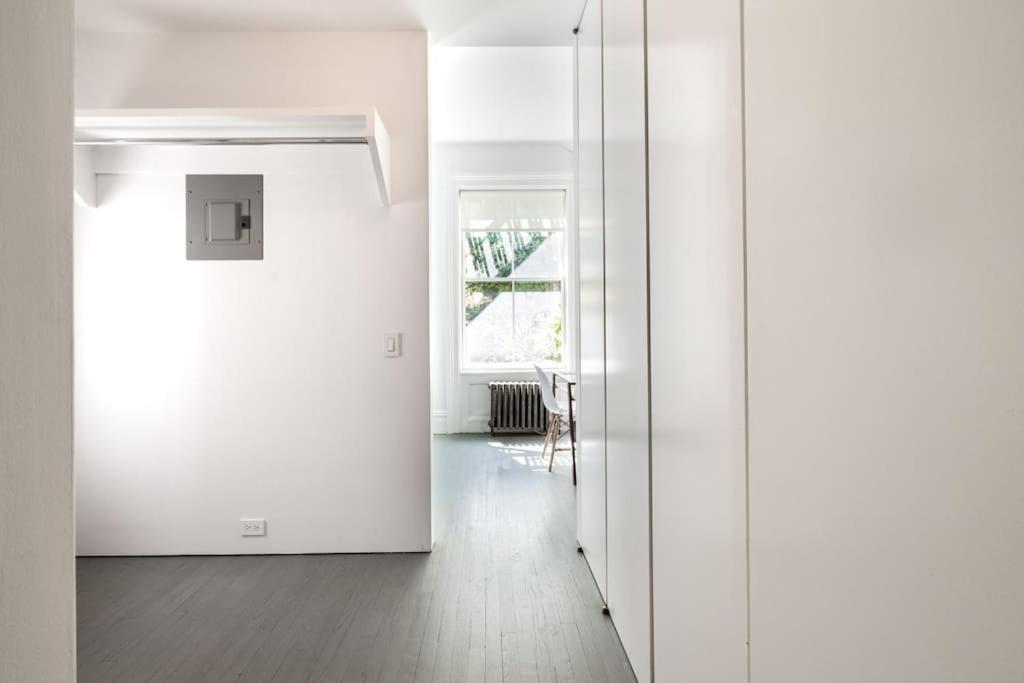 E10-2 Designer East Village Townhouse 1br W D Appartement *