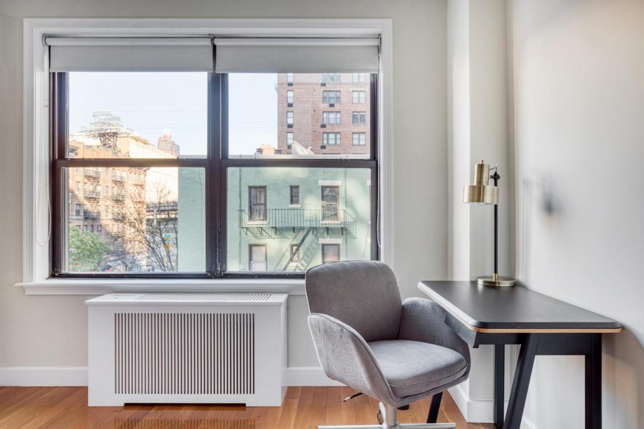 Midtown E 2br W Doorman 2 Blocks To River Nyc-700