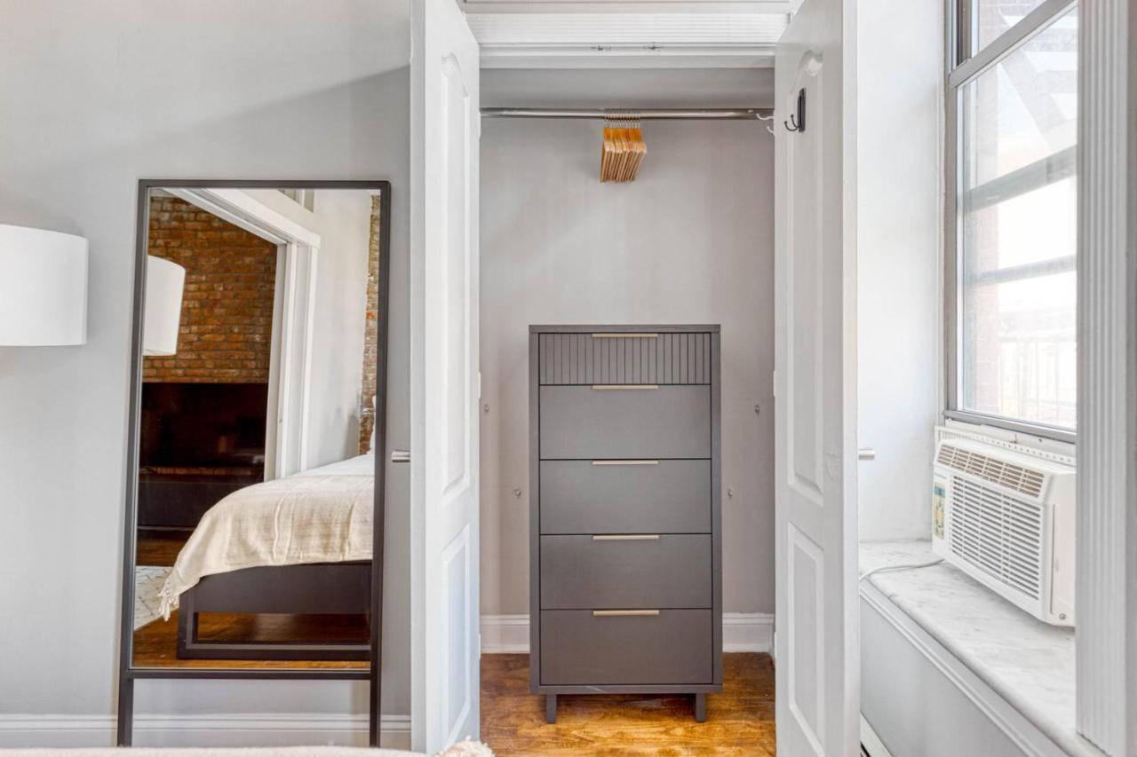 E Village 1br W Wd Nr Tompkins Sq Park Nyc-876 Appartement
