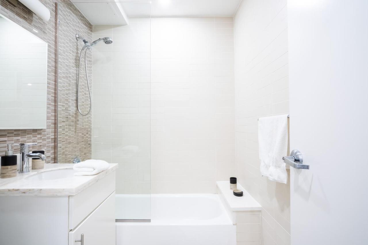 809-3b Columbus Circle W D New Bldg Balcony * New York