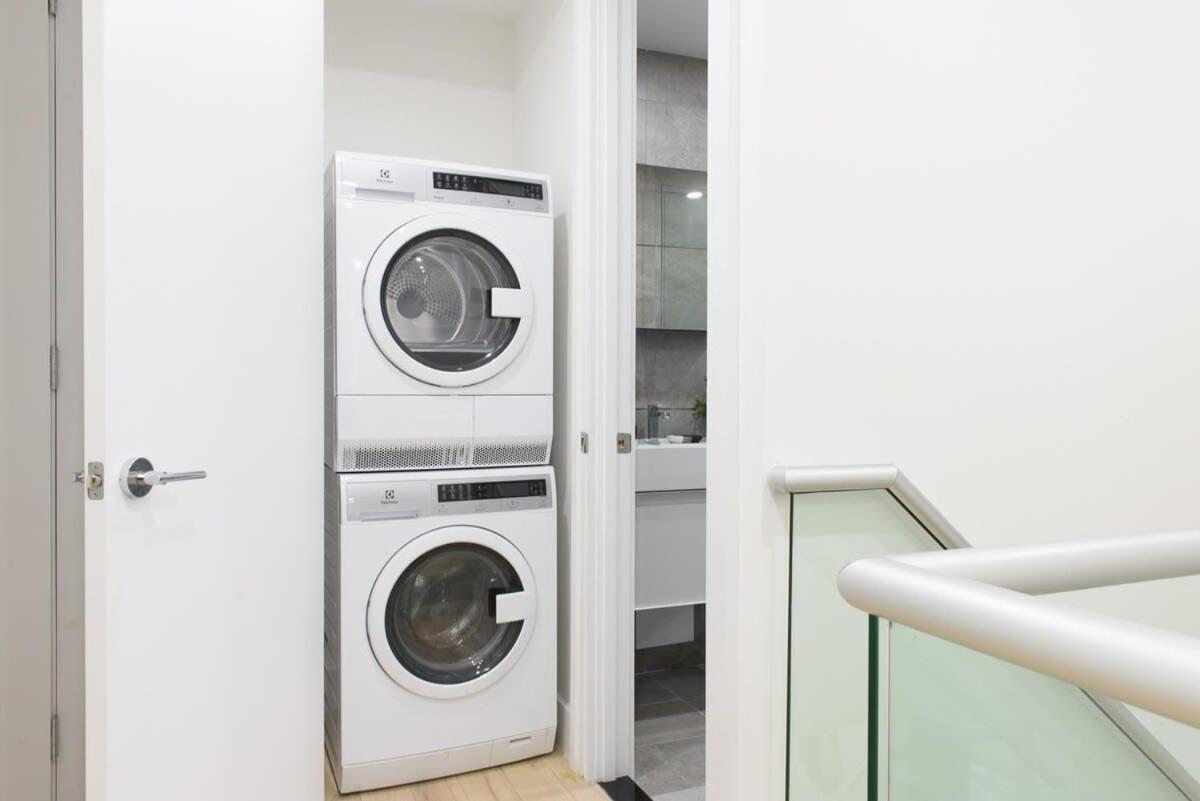 Appartement 75-5a Luxury 3br Duplex W D In Unit Elevator *