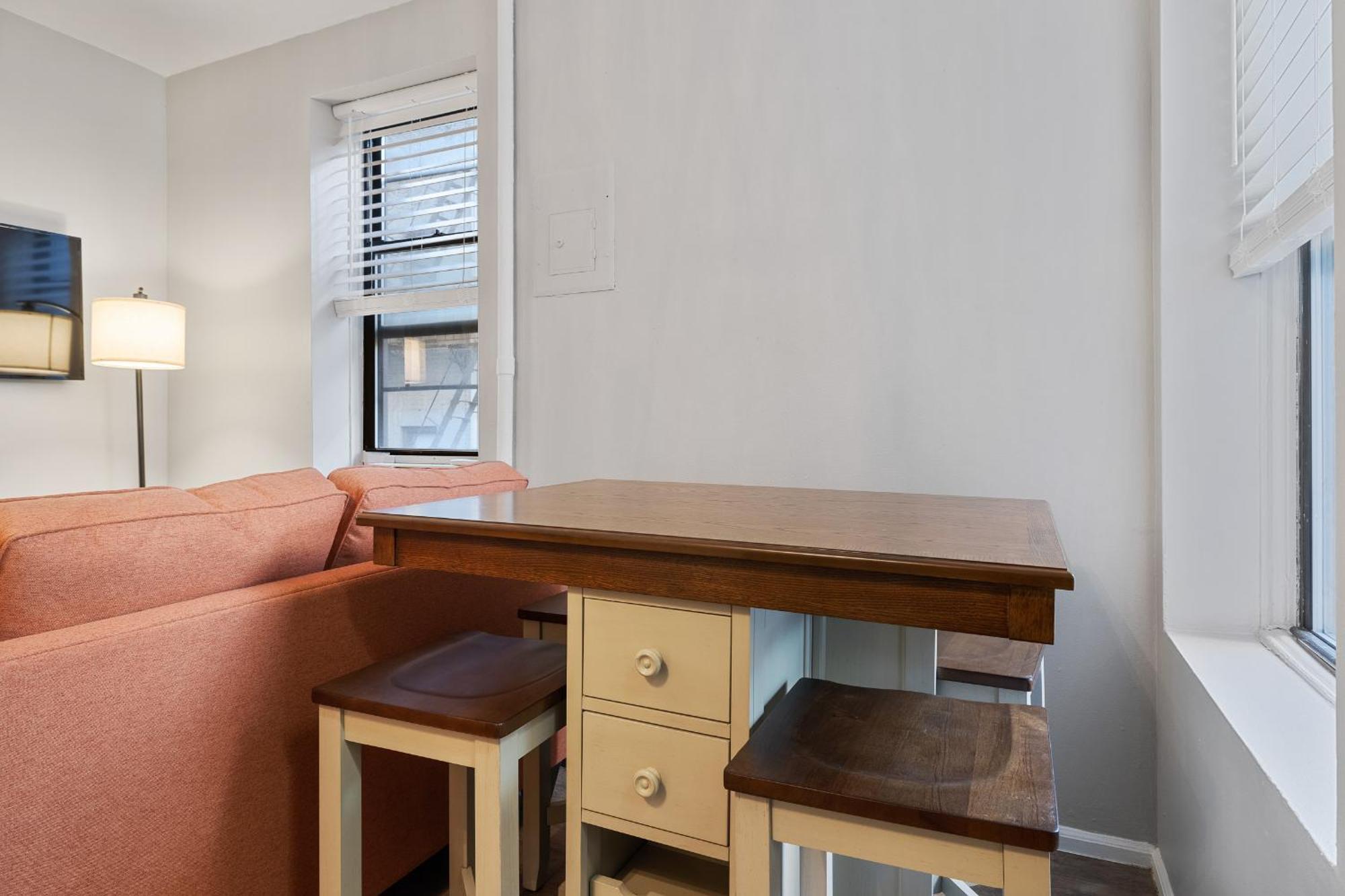 Centrally Located Manhattan ,times Square/hell's Kitchen *