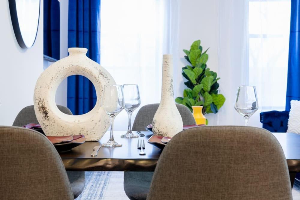 Appartement 1435-2 3 Bedrooms 2bath W D Ues *