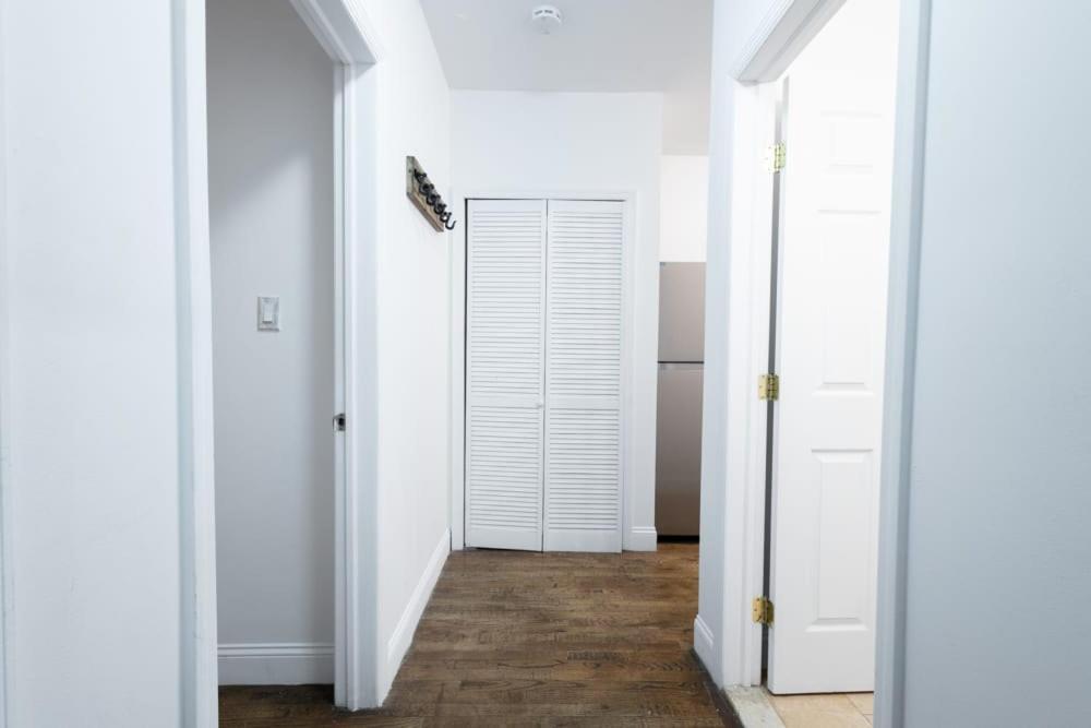 1435-2 3 Bedrooms 2bath W D Ues