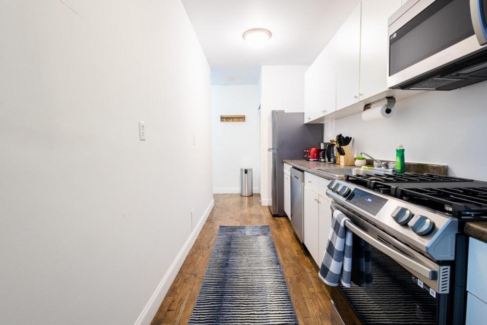 1435-2 3 Bedrooms 2bath W D Ues * New York