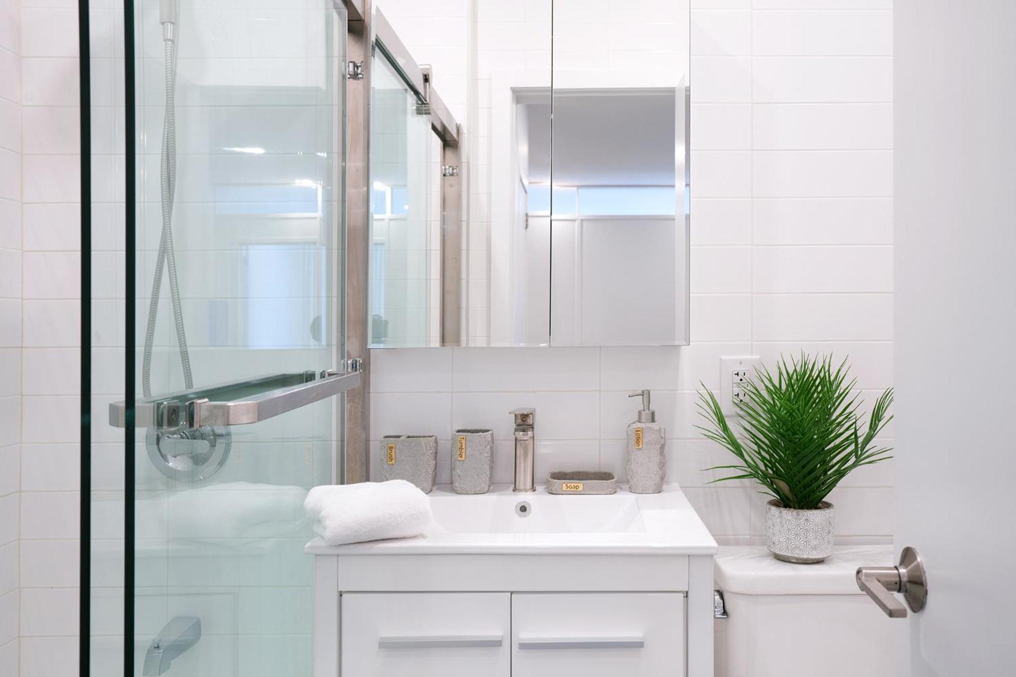 444-2c Newly Renovated 1br In Hell's Kitchen Appartement *