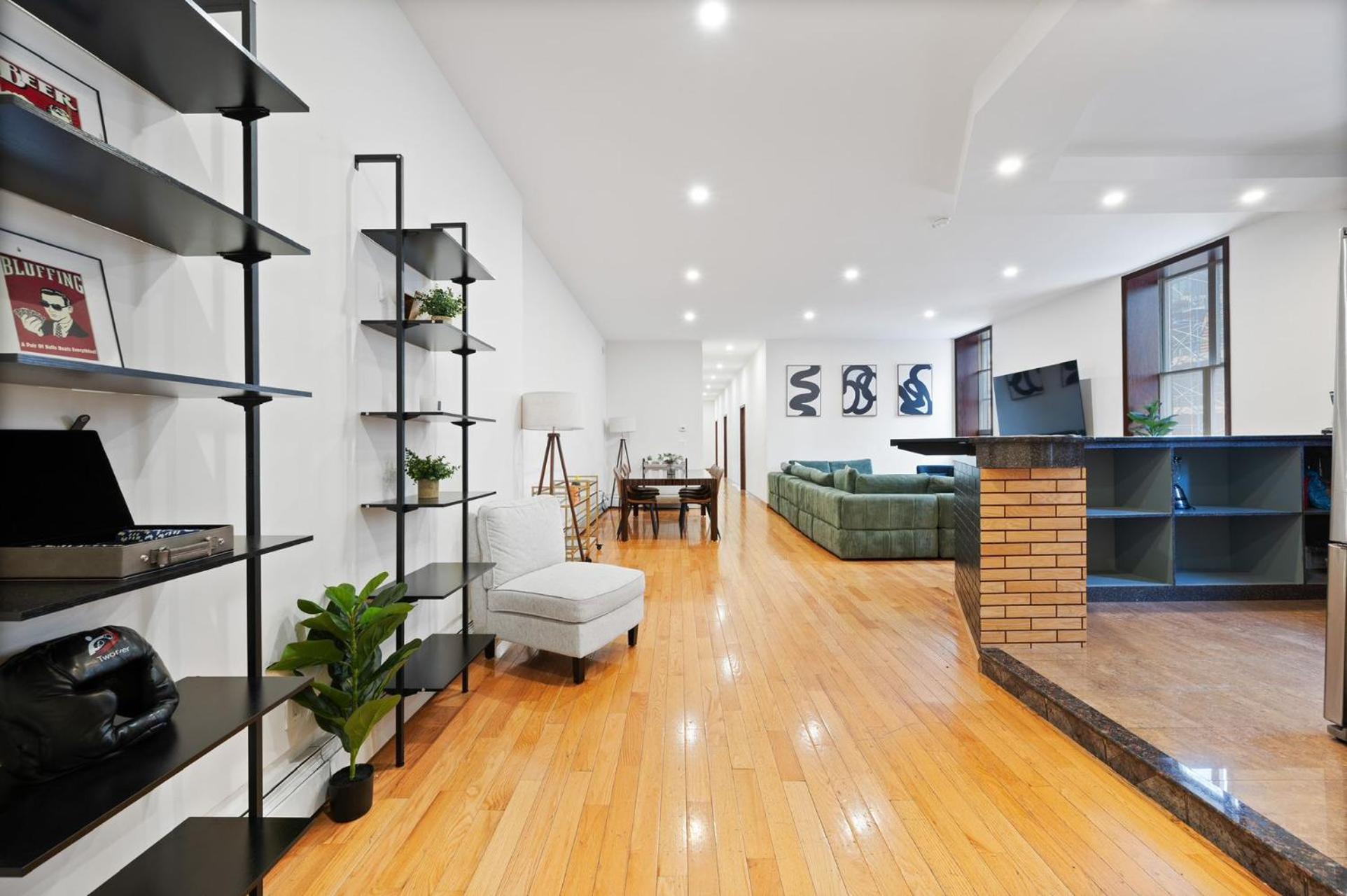 Massive Soho Loft 5bedrooms 2 Baths - 2500 Sqft Hotel *