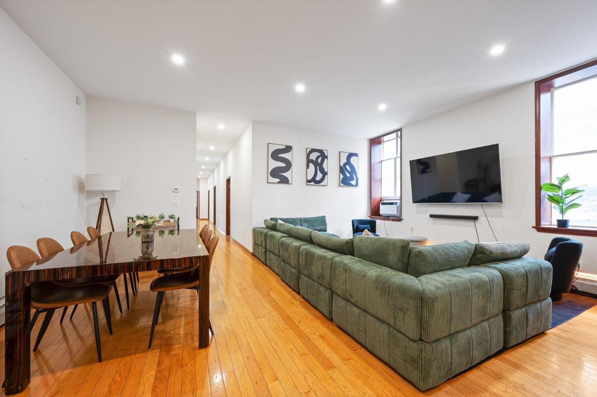 Massive Soho Loft 5bedrooms 2 Baths - 2500 Sqft Hotel New York