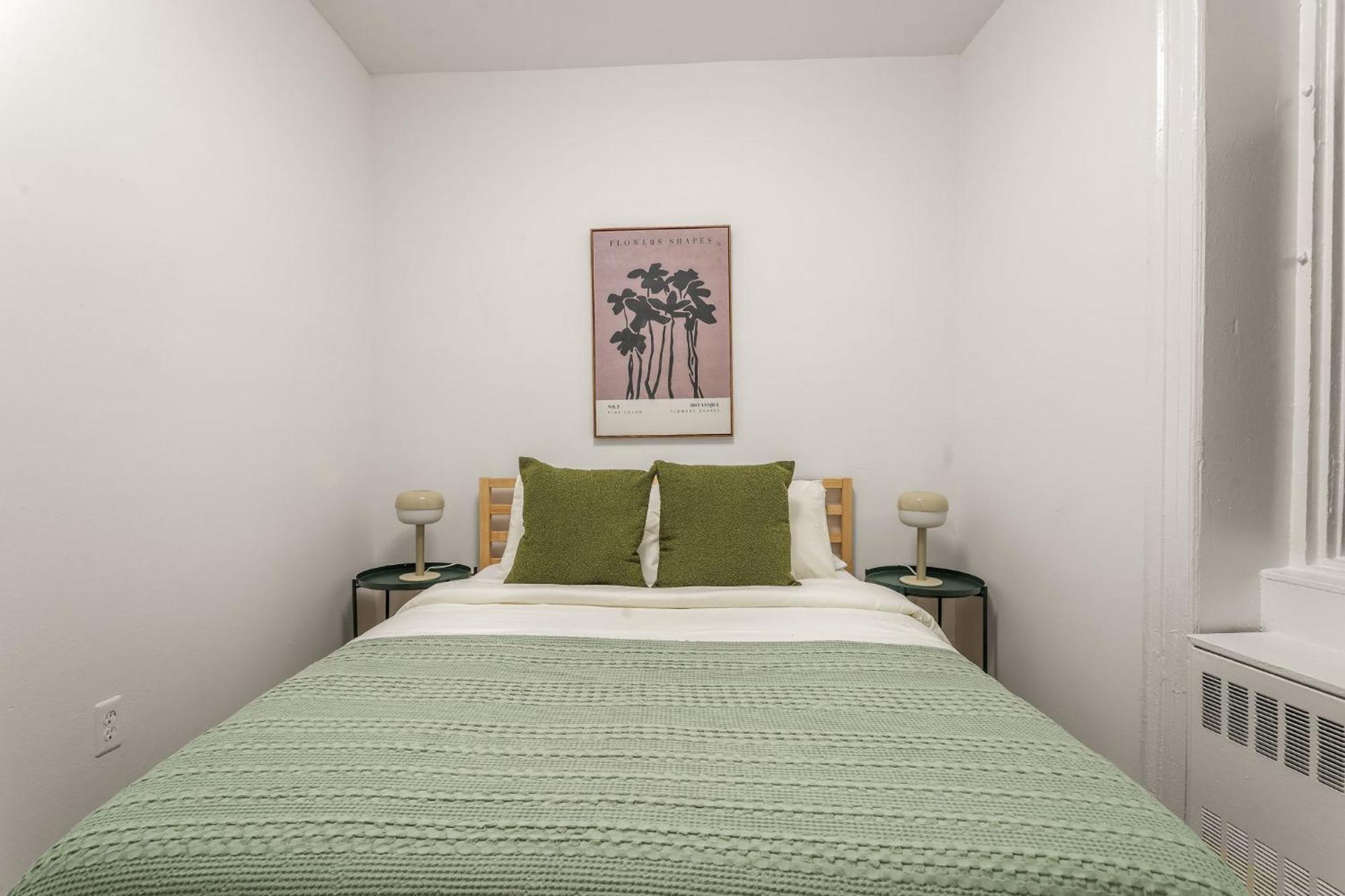 Appartement Chic 3br With 3 Beds And 1 Bath Steps From The Vibrant Stone Street District New York