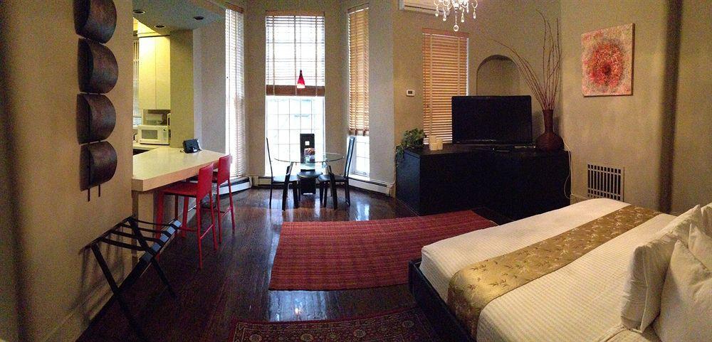 Bed and breakfast Colonial House 3*