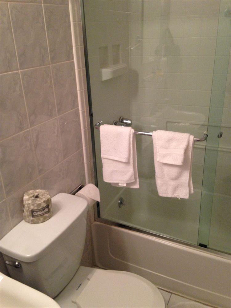 Bed and breakfast Colonial House 3*