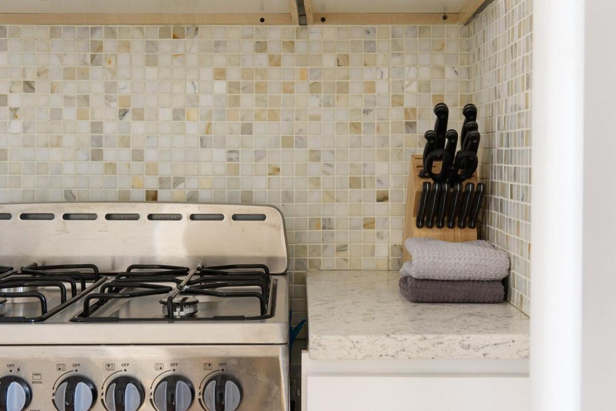 428-4r Prime Midtown Large 2 Bedroom Newly Furnished Appartement New York