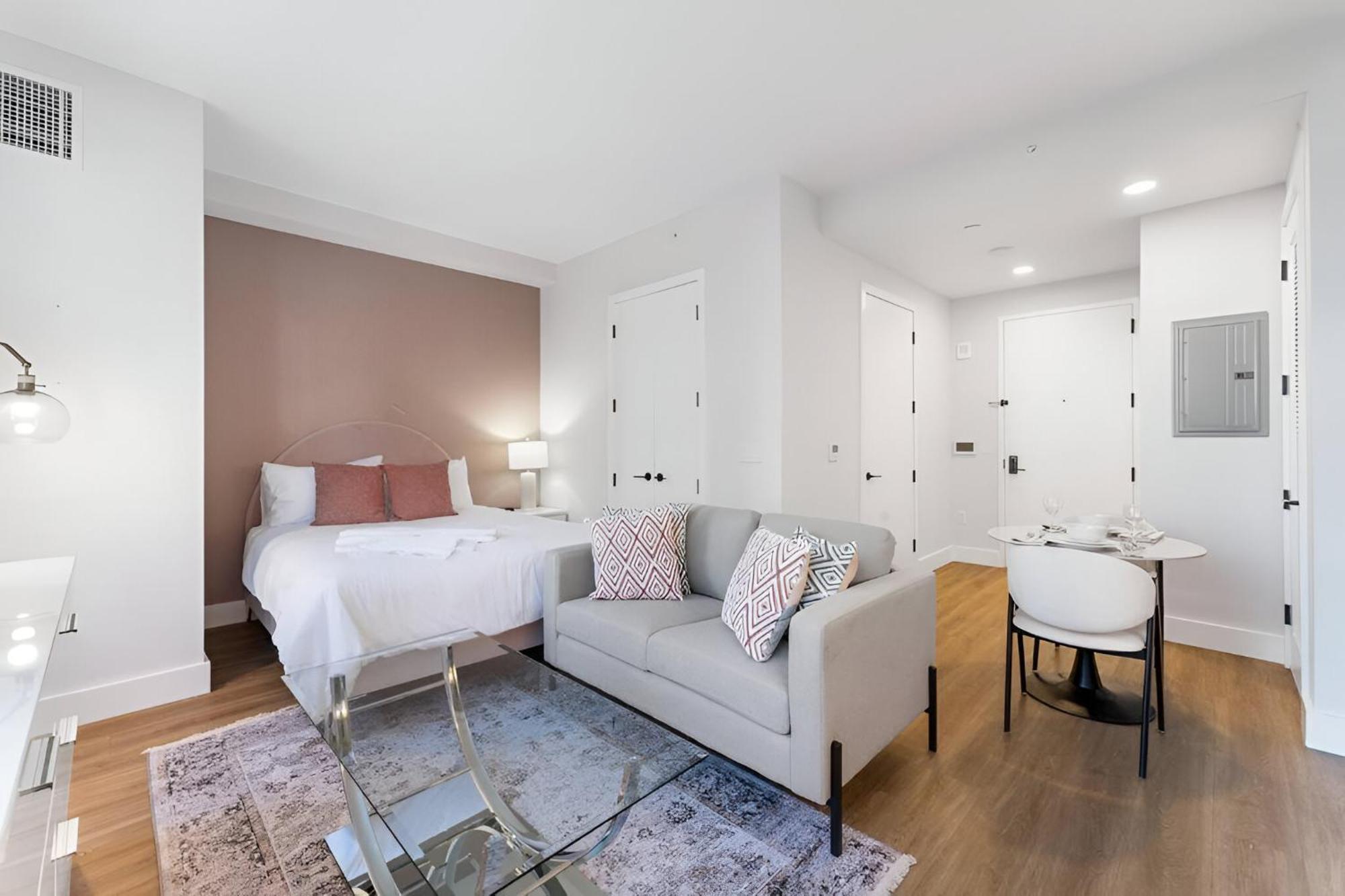 Discover Brooklyn Where Comfort Meets Vibes *