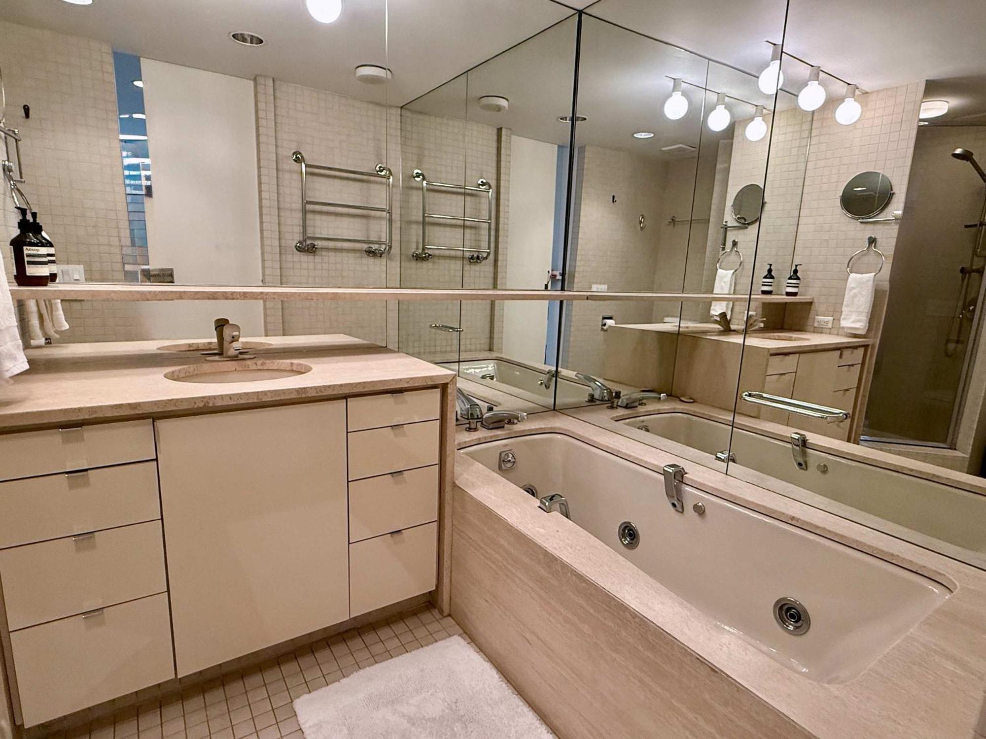 Hébergement de vacances Private Beautiful Townhome W Zen Garden *