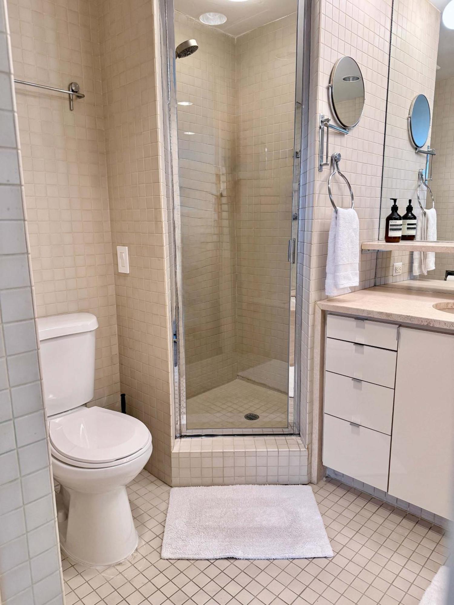 Private Beautiful Townhome W Zen Garden Hébergement de vacances New York