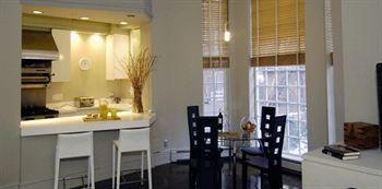 Bed and breakfast Colonial House 3*
