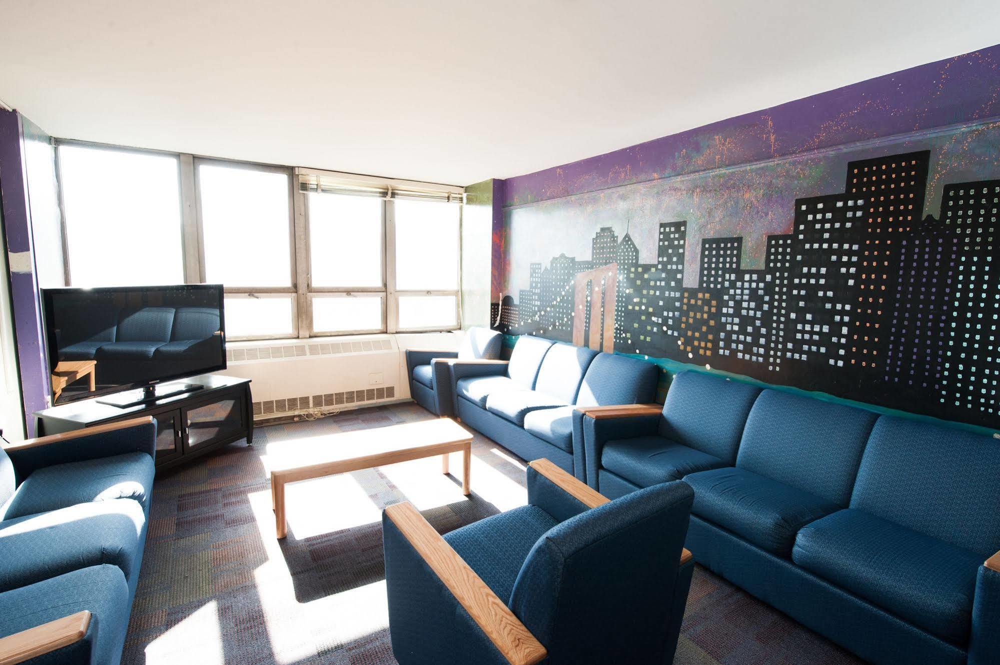 Hotel Summer Dorms