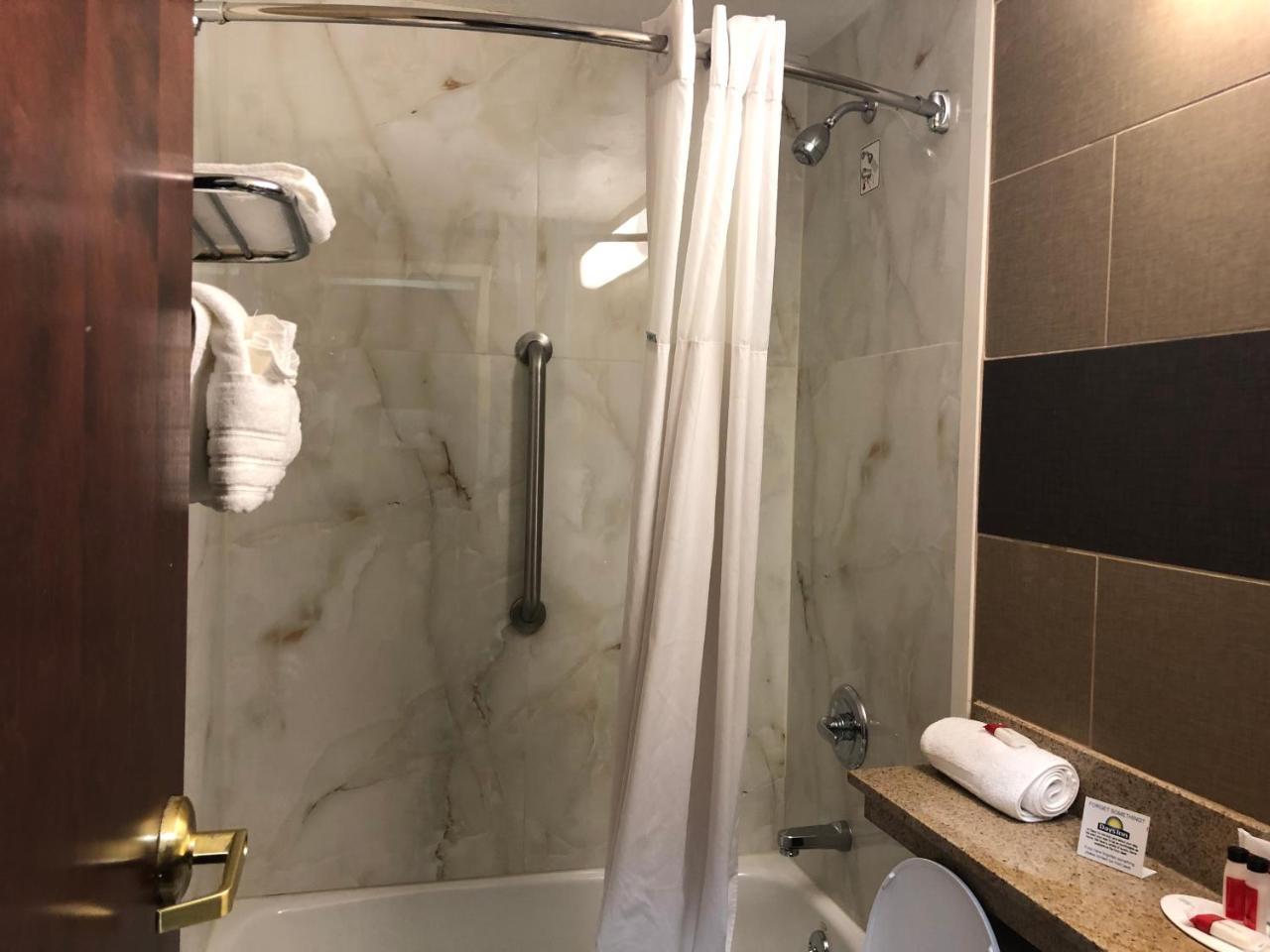 Days By Wyndham Brooklyn New York City