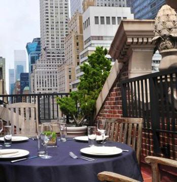 The Court - A St Giles Nueva York