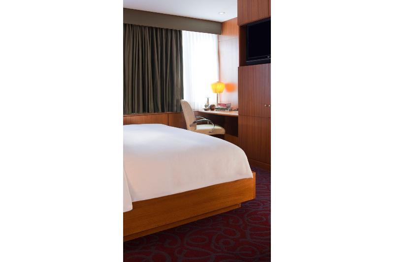 57 Hotel 4*