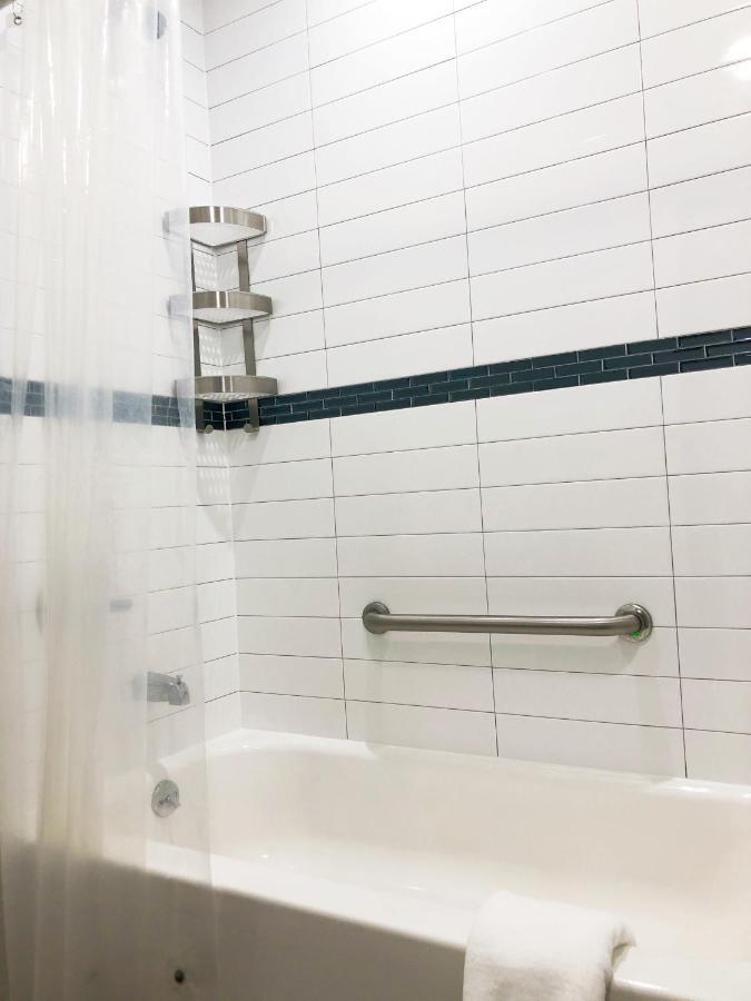 Hotel 837 2*