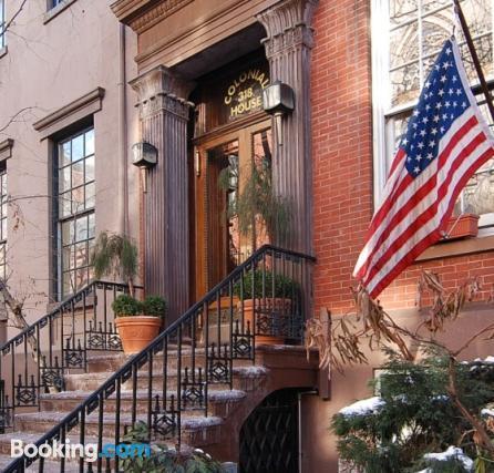 Colonial House Bed and breakfast