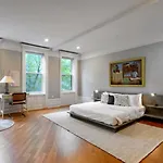 Spectacular Vacation Home With Excellent Location In New York