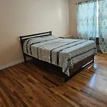 1St Floor Private Apt Near Ferry To Nyc And Park