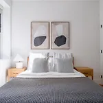 Comfort And Charm 2Br 1Bath Apartment