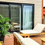 Alonk Penthouse - Serene Stay With Manhattan Views