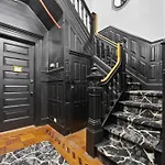 Artful 3 Bdr And Private Patio Near Subway And Stadium At \