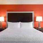 LaGuardia Plaza Hotel
