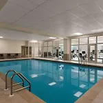 LaGuardia Plaza Hotel