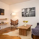 Sunny Fully Furnished Studio In Chelsea