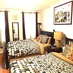 Large 1 Bedroom Chinatown