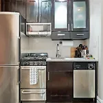 Midtown West 2 Bedroom Apartment