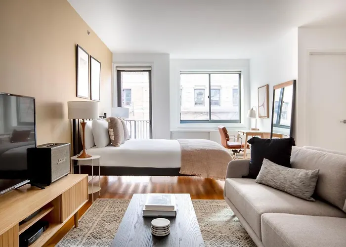 Central Chelsea Studio W Balcony Doorman Nyc-34