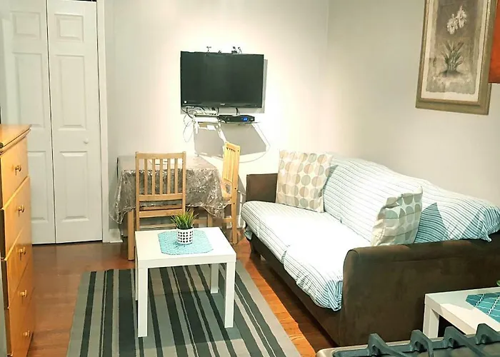 Mia Suite East Village - Free Street Parking + Wifi