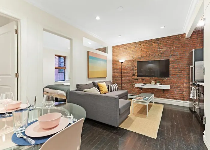 Midtown West 2 Bedroom Apartment